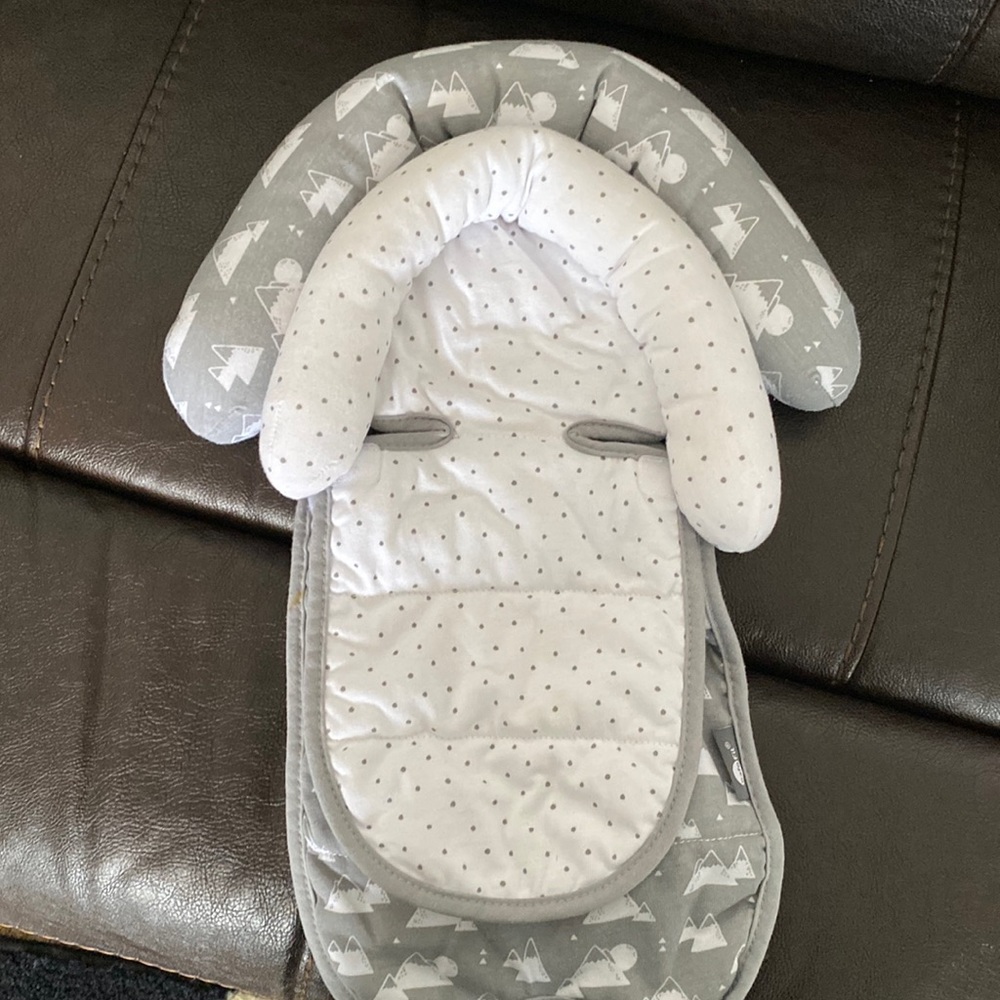 Car seat head support